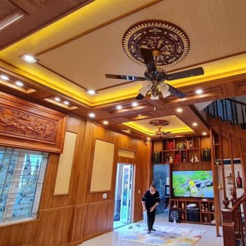 Ốp nhựa giả gỗ phòng khách